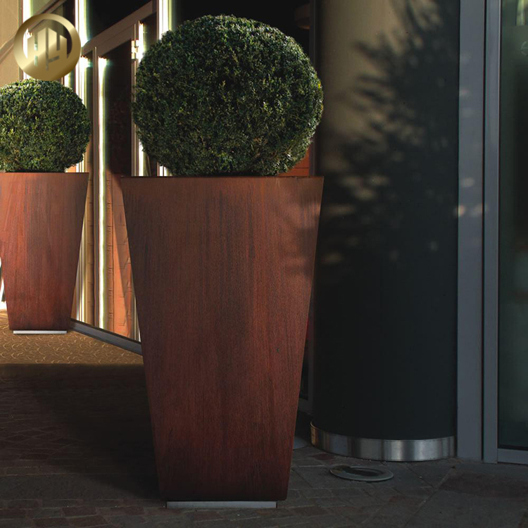 Corten Steel Rusty Metal Pyramid Practical Laser Cut Nursery Planter