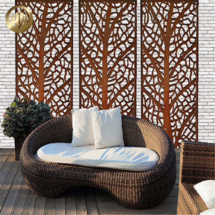 Wholesale Leaf Pattern Hanging Decoration Metal Rusty Ornaments Screen
