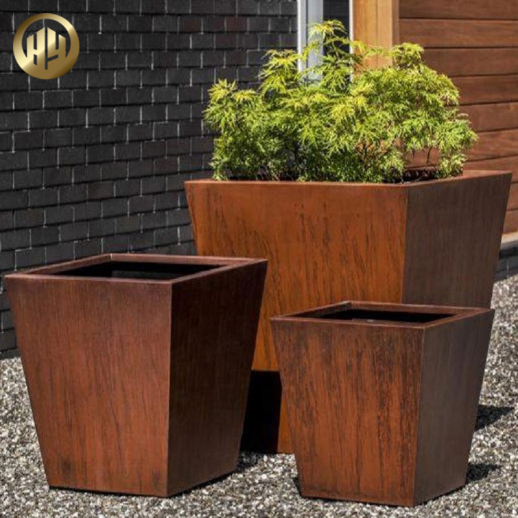 Corten Steel Rusty Treatment Pyramid Metal Decoration Flower Planter