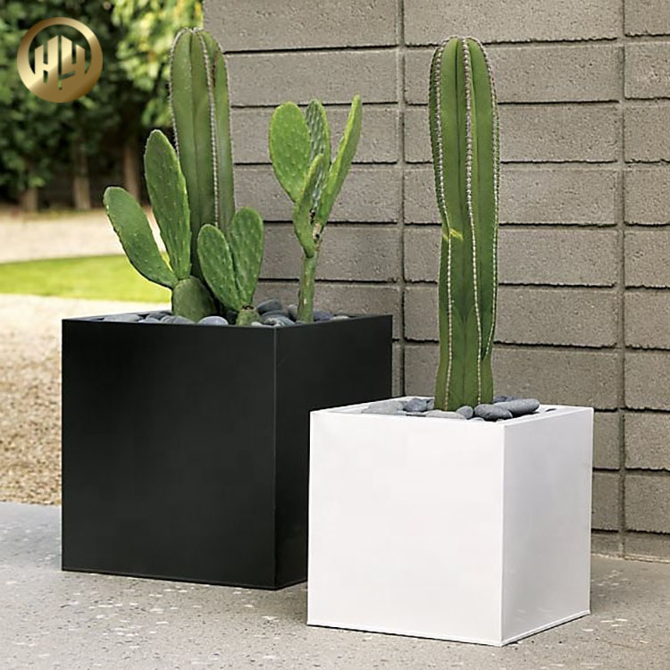 Bending Landscape Decoration Metal 2mm Thickness Flower Planter Pot